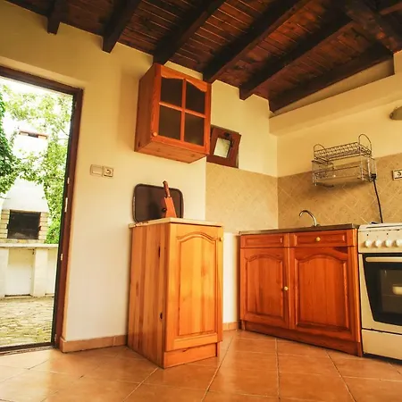 Guest house Yoanna 2*