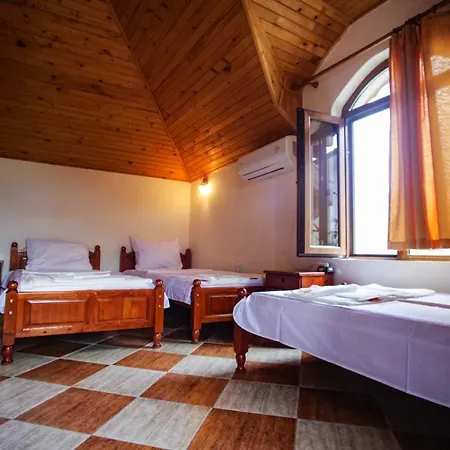 Yoanna Guest house 2*