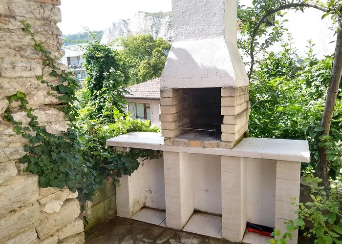 Yoanna بيت ضيافة