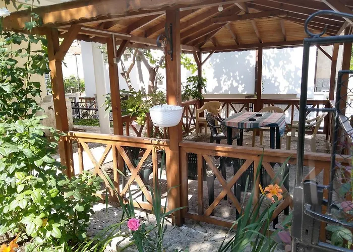 Yoanna بيت ضيافة بالشيك