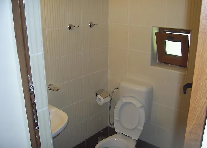 Yoanna 2* بالشيك