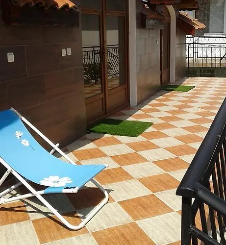 Yoanna بيت ضيافة